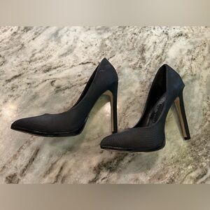 Rock & Republic Black SnakeskinHigh Heel Pumps 7 1/2